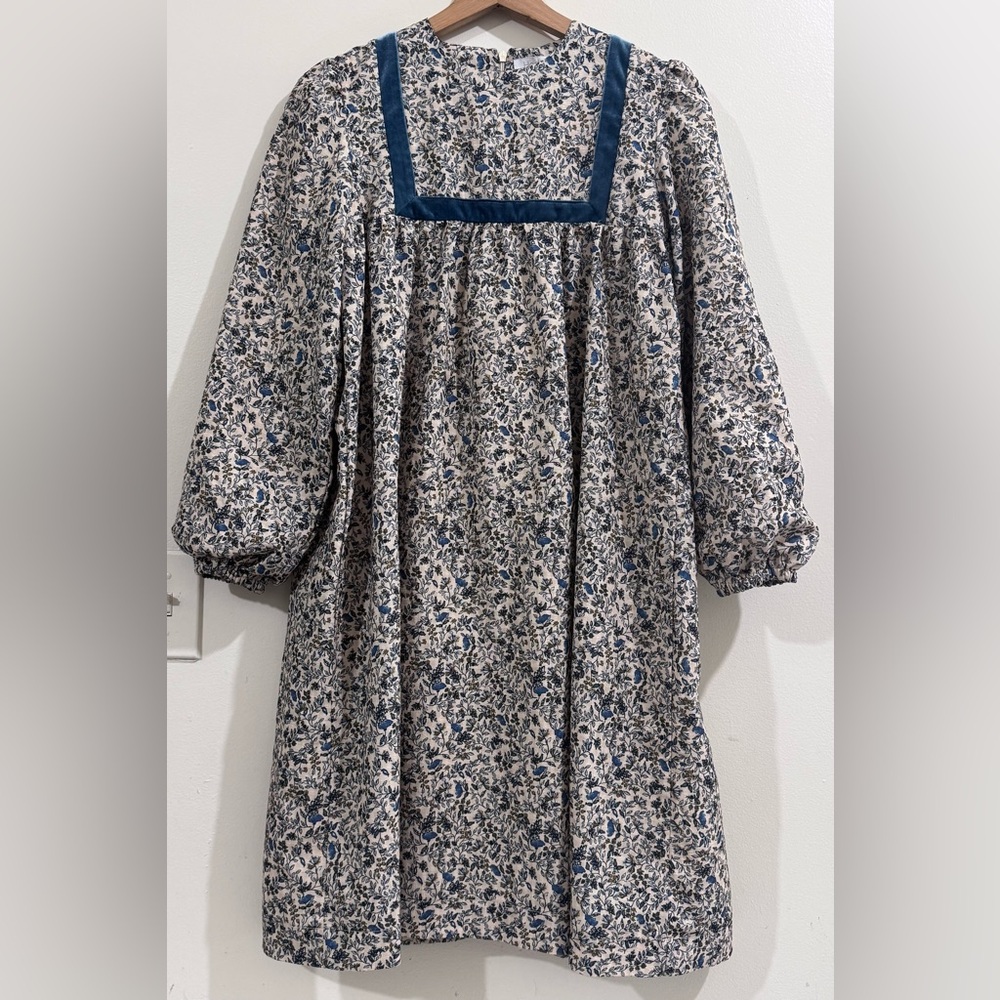 HADAS Chic Long Sleeve Floral Dress with Navy Highlights